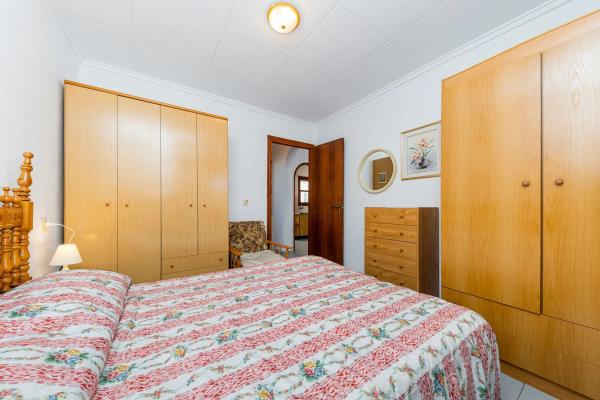 Chalet pareado en Pz Marchena, 10