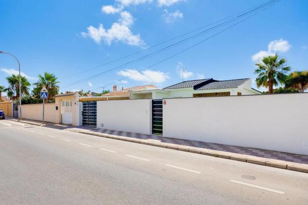 Casa independiente en avenida Baracaldo