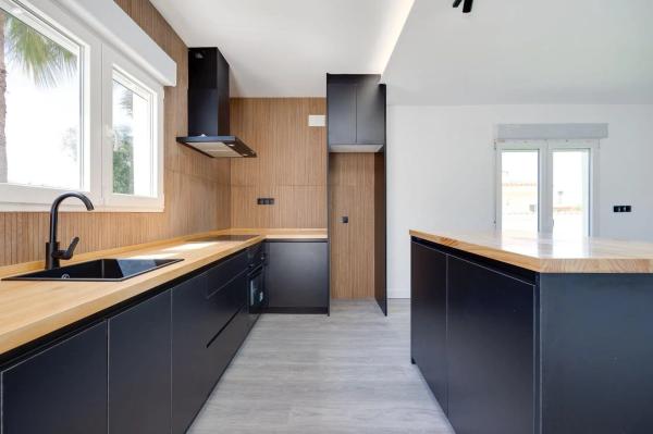 Casa independiente en avenida Baracaldo