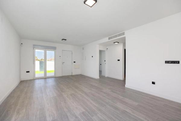 Casa independiente en avenida Baracaldo