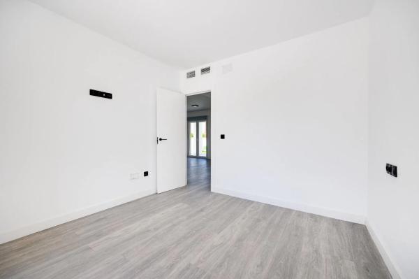 Casa independiente en avenida Baracaldo