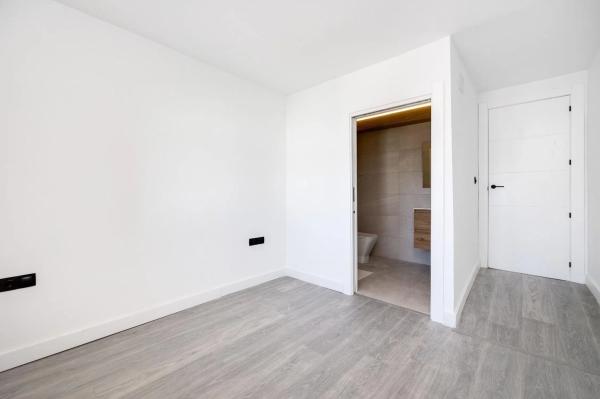 Casa independiente en avenida Baracaldo