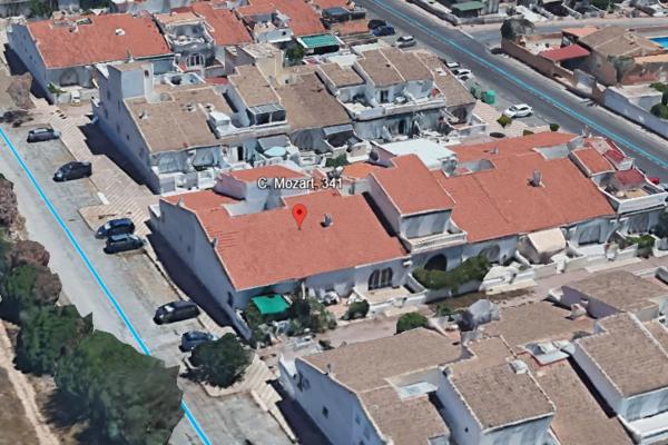 Chalet pareado en calle Mozart