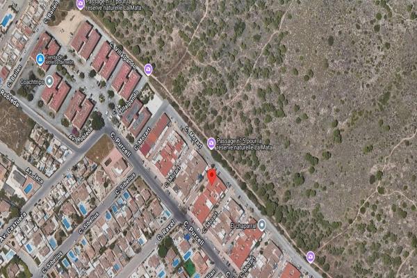 Chalet pareado en calle Mozart