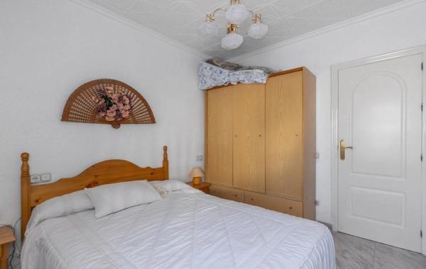 Chalet adosado en calle Luna