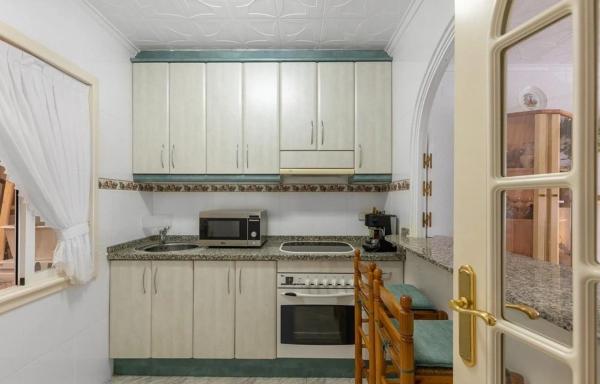 Chalet adosado en calle Luna