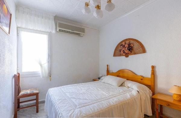 Chalet adosado en calle Luna