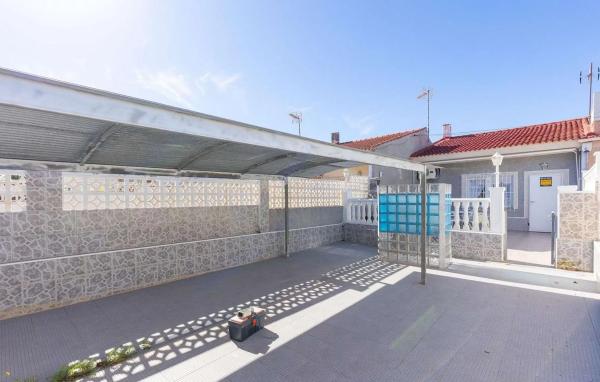 Chalet adosado en calle Luna