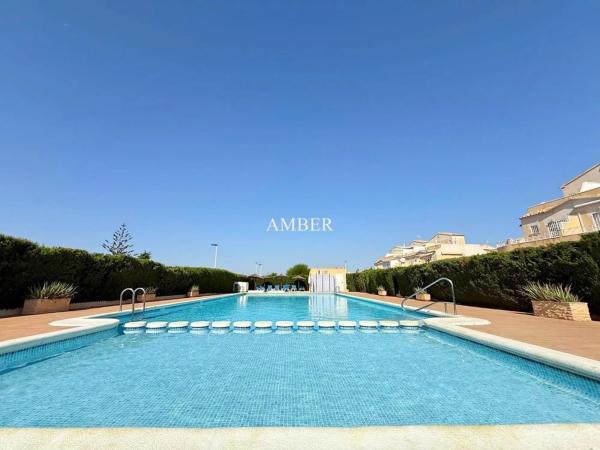 Chalet adosado en Ur Hondo El, 3