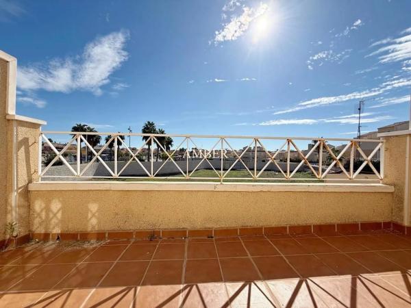 Chalet adosado en Ur Hondo El, 3