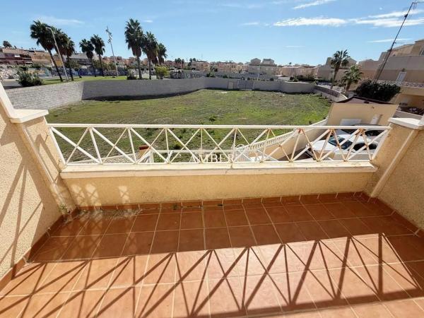 Chalet adosado en Ur Hondo El, 3