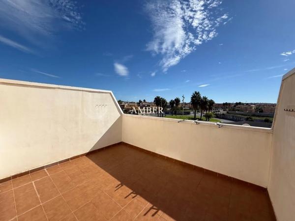 Chalet adosado en Ur Hondo El, 3