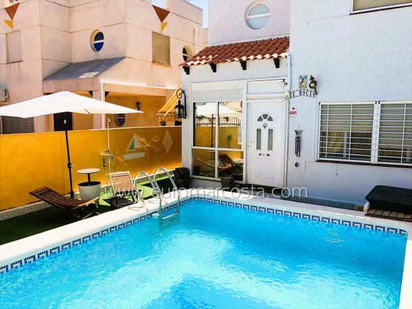 Chalet pareado en calle Paloma