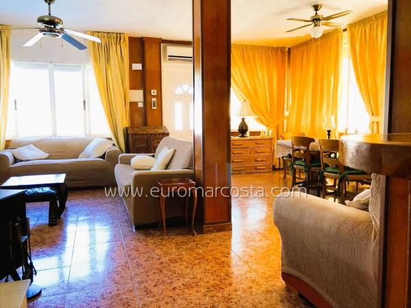 Chalet pareado en calle Paloma