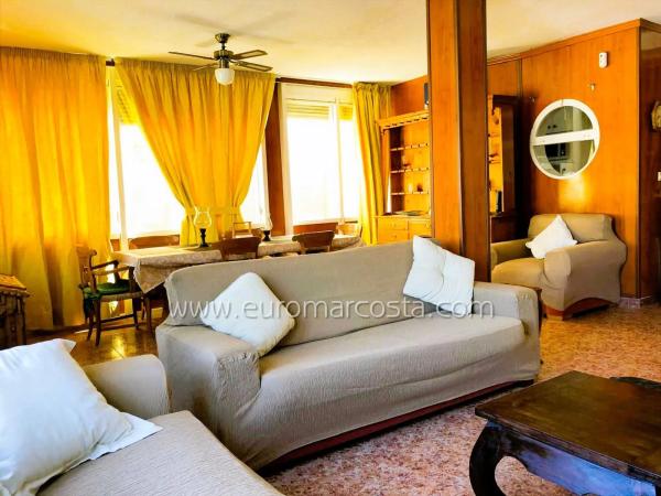 Chalet pareado en calle Paloma