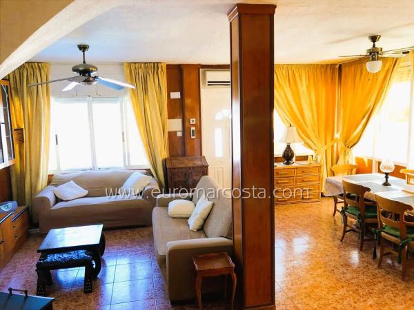 Chalet pareado en calle Paloma