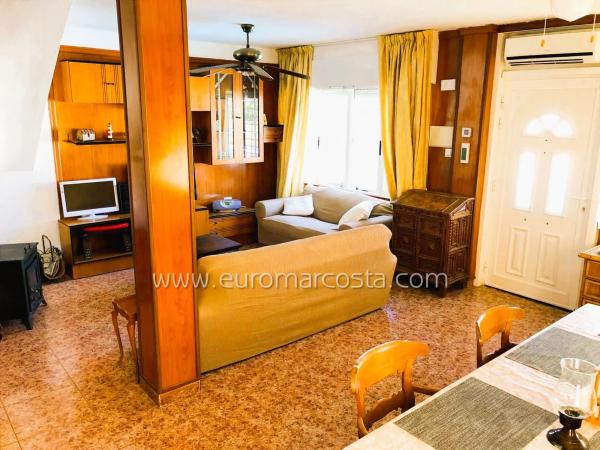 Chalet pareado en calle Paloma