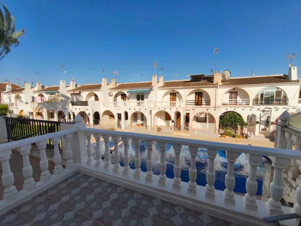 Chalet adosado en calle Salvador Dalí