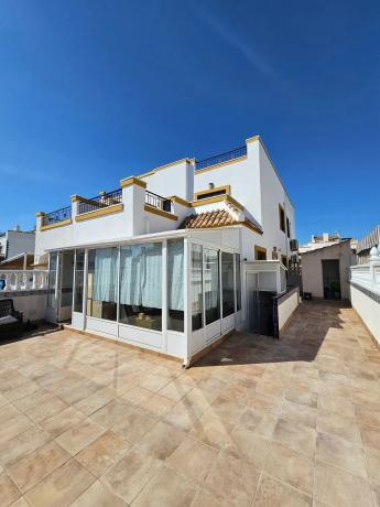 Chalet pareado en calle Pilar Lorengar s/n