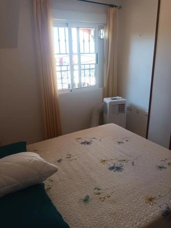 Chalet pareado en calle Laguna