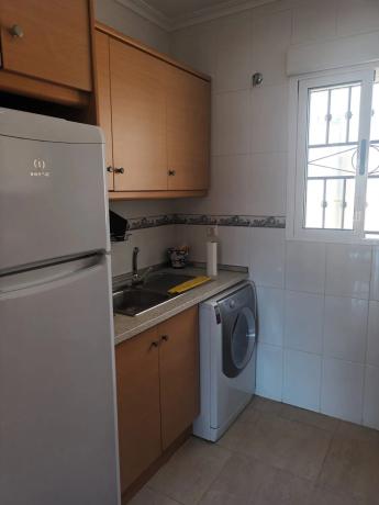 Chalet pareado en calle Laguna