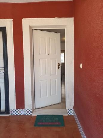 Chalet pareado en calle Laguna