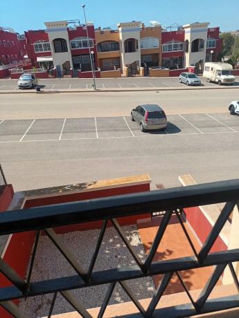 Chalet pareado en calle Laguna