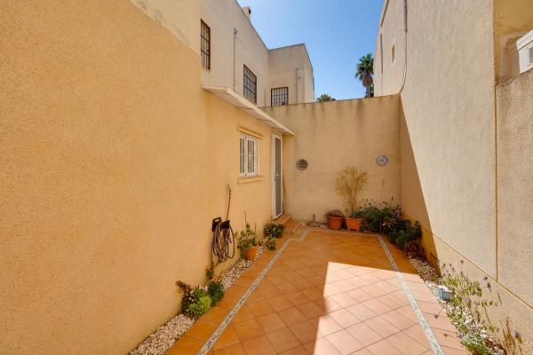 Chalet adosado en calle Antonio Conesa Morales