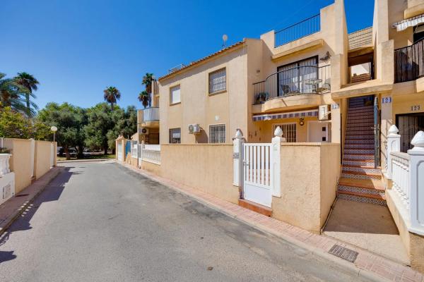 Chalet adosado en calle Antonio Conesa Morales