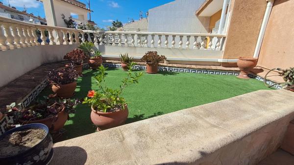 Chalet adosado en calle Curro Romero, 96