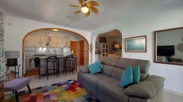 Chalet pareado en calle Garcia