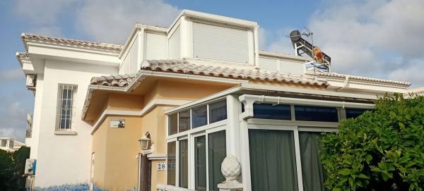 Chalet pareado en Emilia Pardo bazan, 28