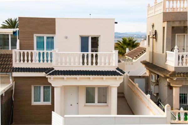 Chalet adosado en puerta Bonita