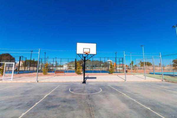 Chalet adosado en puerta Bonita