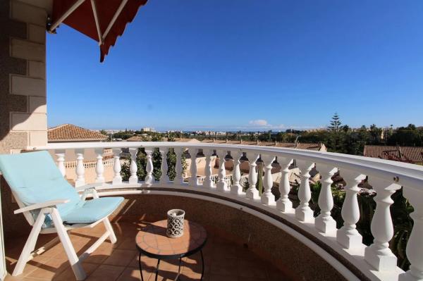 Chalet en Barrio Los Balcones - Los Altos del Edén