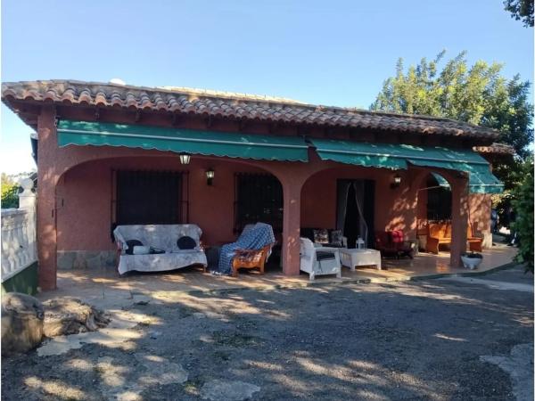 Casa independiente en calle Ucrania, 1