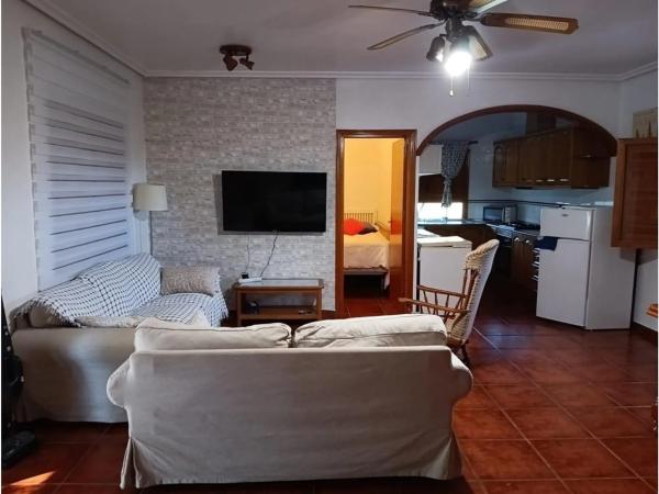 Casa independiente en calle Ucrania, 1