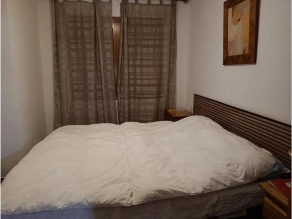 Casa independiente en calle Ucrania, 1