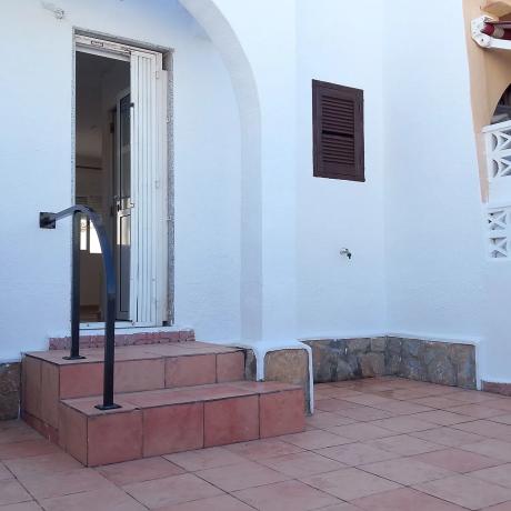 Chalet adosado en Salvador Dali, 70