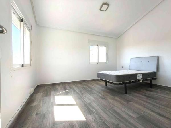 Chalet pareado en calle Calar Alto