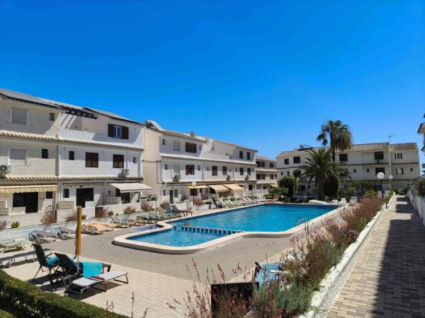 Chalet pareado en calle Calar Alto