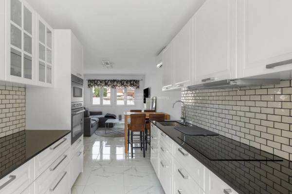 Chalet pareado en avenida de Torrevieja, 161