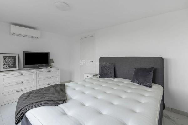 Chalet pareado en avenida de Torrevieja, 161