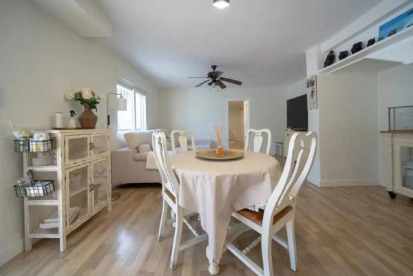 Chalet pareado en calle las Rosas