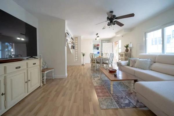 Chalet pareado en calle las Rosas