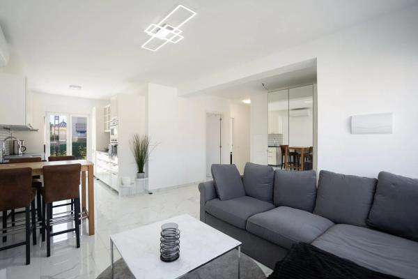 Chalet pareado en avenida de Torrevieja