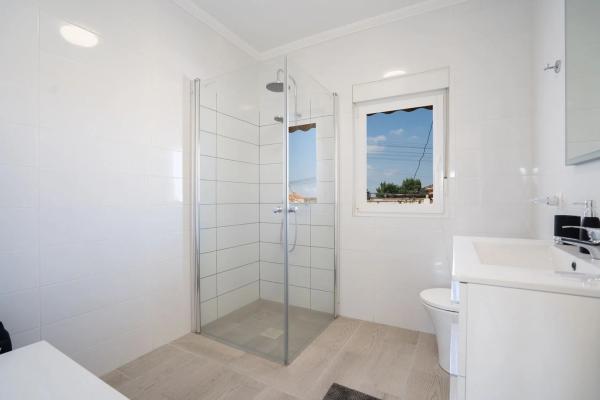 Chalet pareado en avenida de Torrevieja