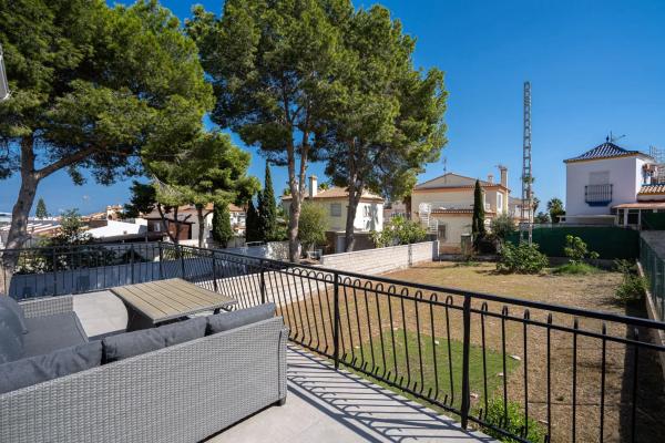 Chalet pareado en avenida de Torrevieja