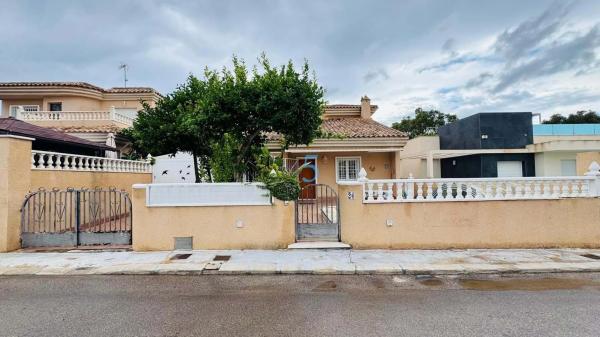 Chalet en Barrio Los Balcones - Los Altos del Edén