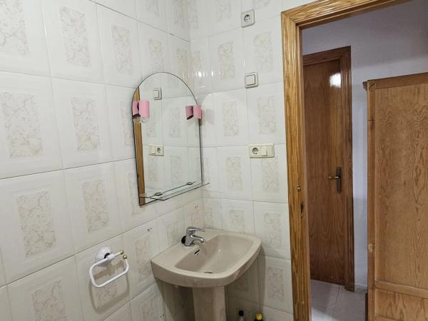 Chalet pareado en urbanizacionl los altos, 70